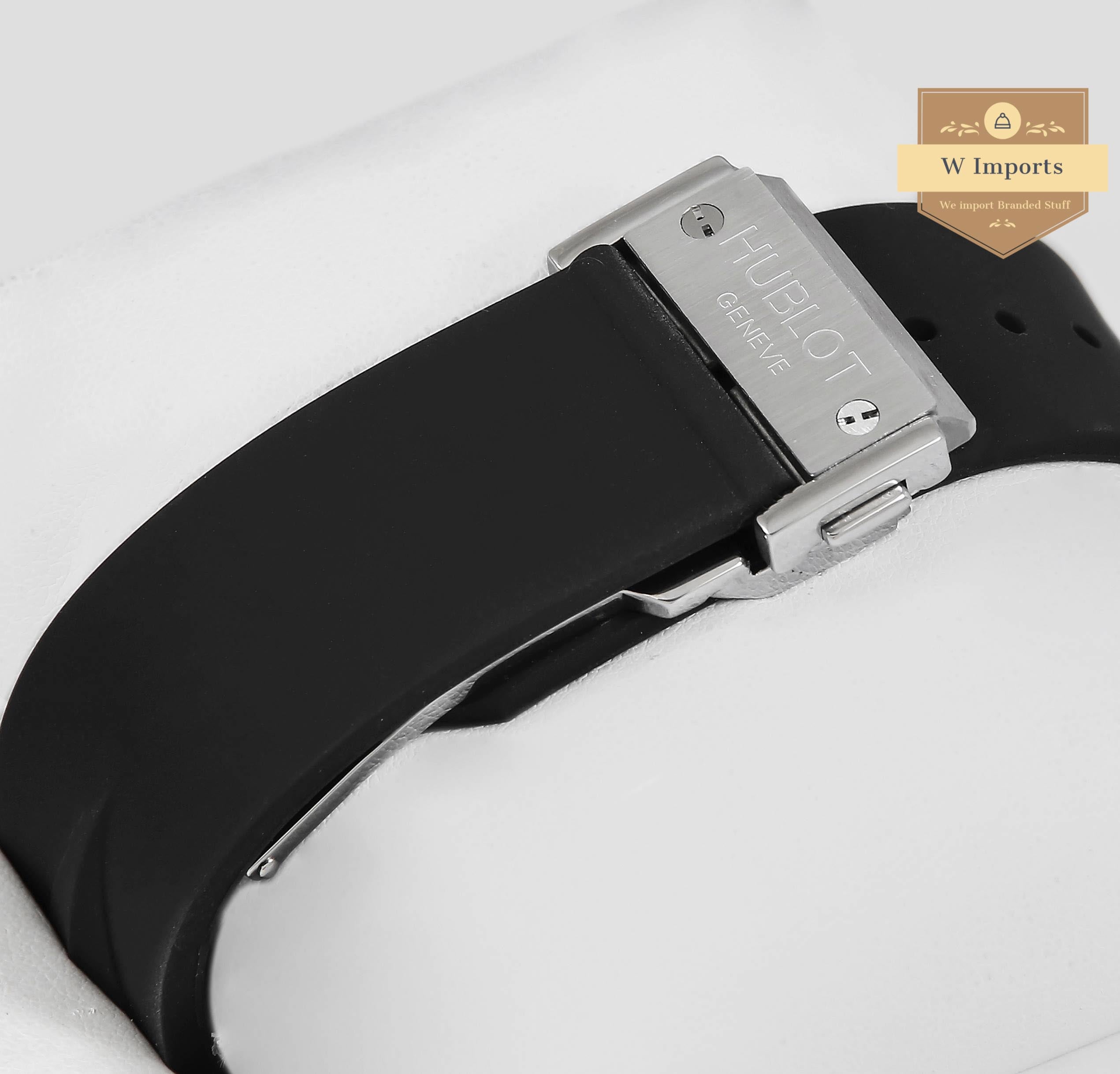 Latest Collection Chronograph Silver Stone Case With Black Dial & Rubber Strap